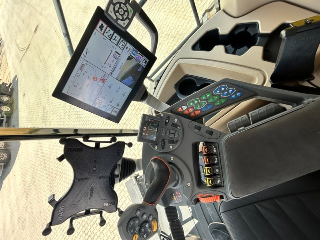 Fendt AKTIONIDEAL 8T NEUMASCHINE - Зернозбиральний комбайн: фото 5 Fendt AKTIONIDEAL 8T NEUMASCHINE - Зернозбиральний комбайн: фото 5