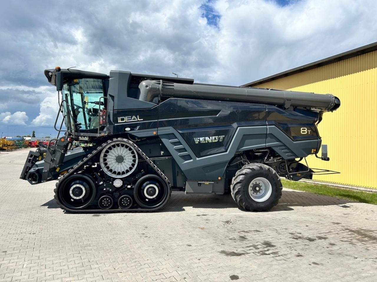 Fendt IDEAL 8 T JOYSTICK-LENKUNG - Зернозбиральний комбайн: фото 1 Fendt IDEAL 8 T JOYSTICK-LENKUNG - Зернозбиральний комбайн: фото 1