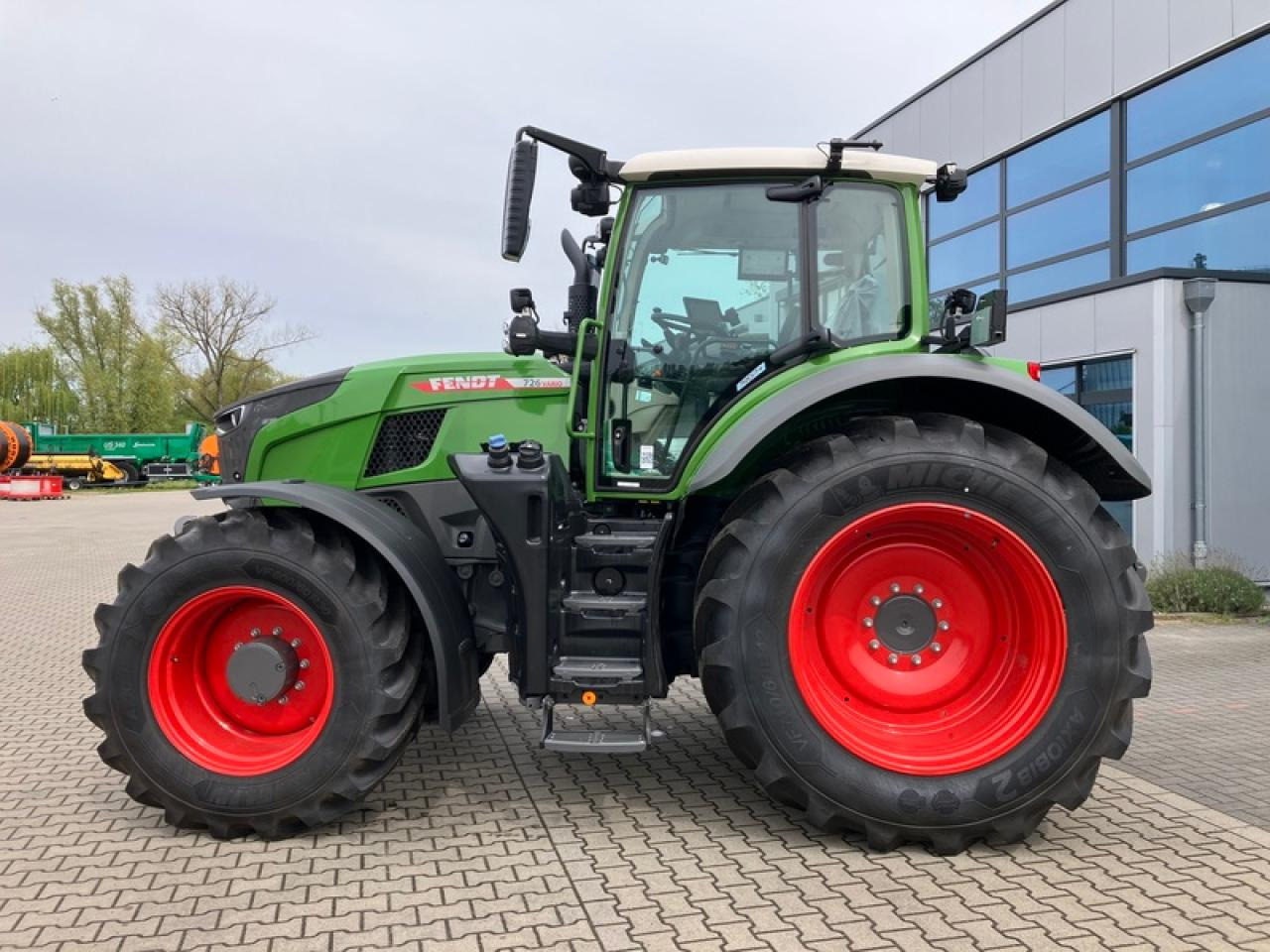 Fendt VARIO726 GEN 7 PROFI PLUS SET 2 - Трактор: фото 2 Fendt VARIO726 GEN 7 PROFI PLUS SET 2 - Трактор: фото 2