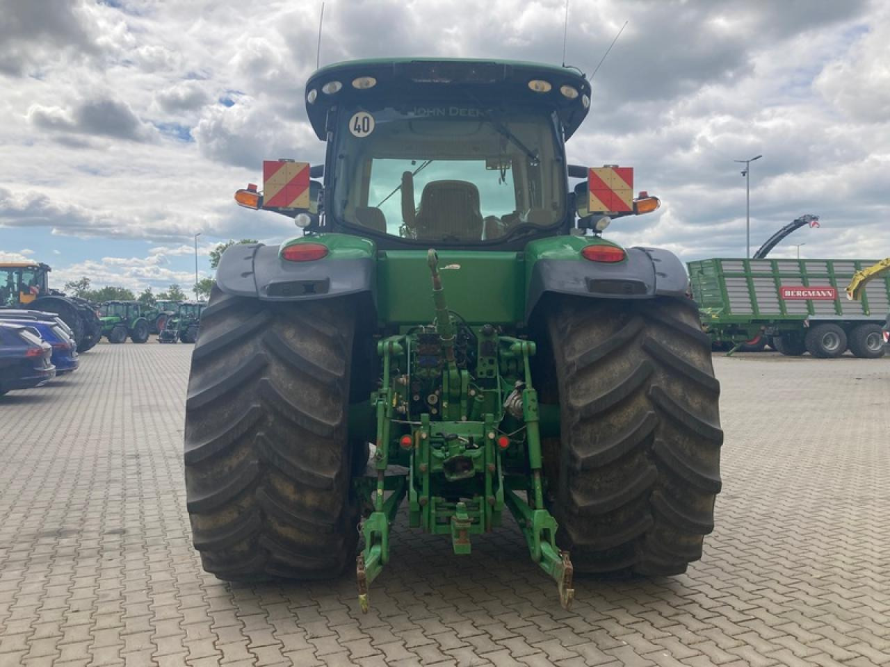 John Deere 8320 R AUTOPOWER - Трактор: фото 3 John Deere 8320 R AUTOPOWER - Трактор: фото 3