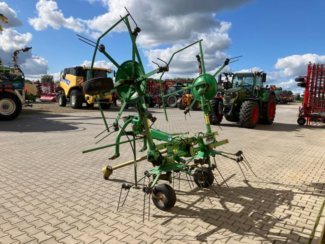 Kuhn GF 5001 MH - Сіноворушилка: фото 2 Kuhn GF 5001 MH - Сіноворушилка: фото 2