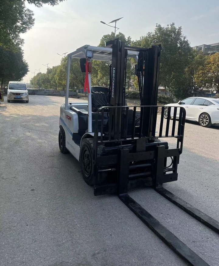 TCM FD30 FD50 FD100 FD80 3ton 5ton - Дизельний навантажувач: фото 3 TCM FD30 FD50 FD100 FD80 3ton 5ton - Дизельний навантажувач: фото 3
