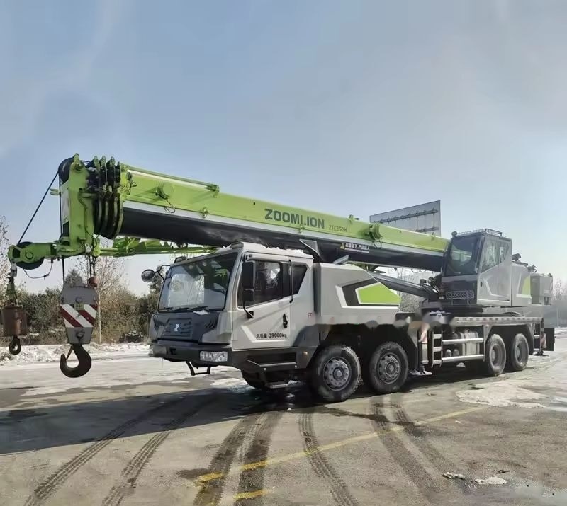 Zoomlion zoomlion ZTC350 ZTC500V ZTC700V ZTC900V 35 50 70 90 used truck c - Автокран: фото 1 Zoomlion zoomlion ZTC350 ZTC500V ZTC700V ZTC900V 35 50 70 90 used truck c - Автокран: фото 1
