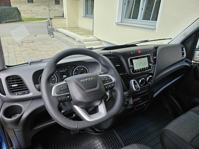 IVECO Daily 35S18HA8 3.0 Koffer Hi-Matic AHK Tacho... - Фургон з закритим кузовом: фото 4 IVECO Daily 35S18HA8 3.0 Koffer Hi-Matic AHK Tacho... - Фургон з закритим кузовом: фото 4
