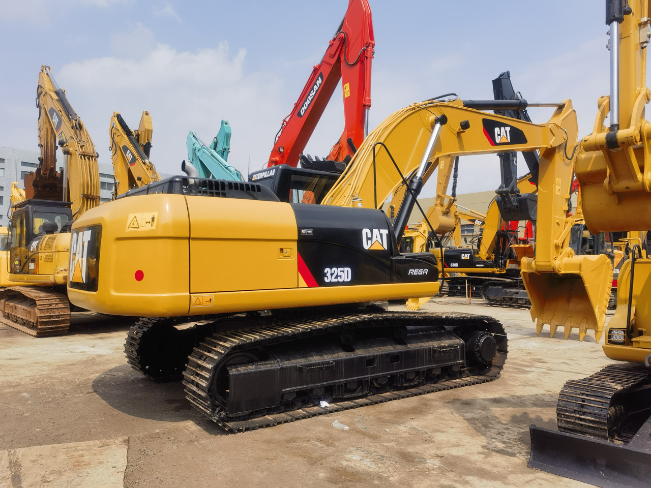 CATERPILLAR CAT 325D Excavator - Гусеничний екскаватор: фото 3 CATERPILLAR CAT 325D Excavator - Гусеничний екскаватор: фото 3