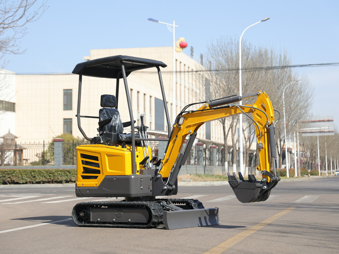 CHINA Mini digger 1.5 ton excavator - Міні-екскаватор: фото 1 CHINA Mini digger 1.5 ton excavator - Міні-екскаватор: фото 1