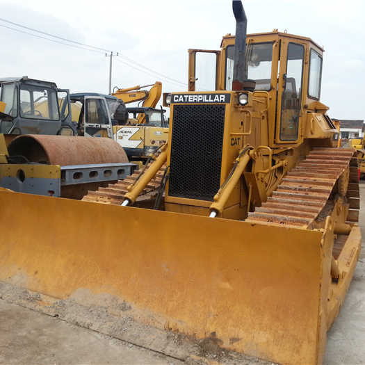Caterpillar D5M bulldozer second hand caterpillar bulldozer D5M D6D D6G D6M cheap for sale - Бульдозер: фото 1 Caterpillar D5M bulldozer second hand caterpillar bulldozer D5M D6D D6G D6M cheap for sale - Бульдозер: фото 1