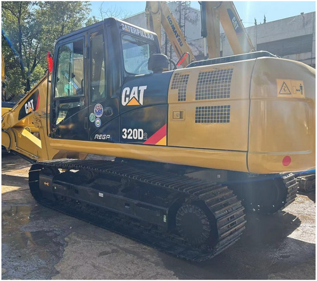 Cheap used excavators machine cat 320d2 for sale caterpillar machinery used excavator caterpillar - Гусеничний екскаватор: фото 1 Cheap used excavators machine cat 320d2 for sale caterpillar machinery used excavator caterpillar - Гусеничний екскаватор: фото 1
