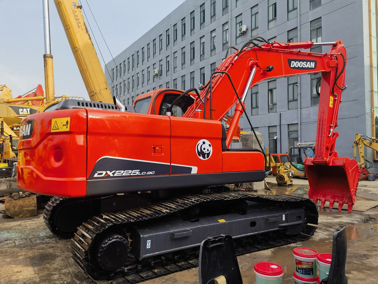 DOOSAN Doosan DX225LC Crawler excavator - Гусеничний екскаватор: фото 1 DOOSAN Doosan DX225LC Crawler excavator - Гусеничний екскаватор: фото 1