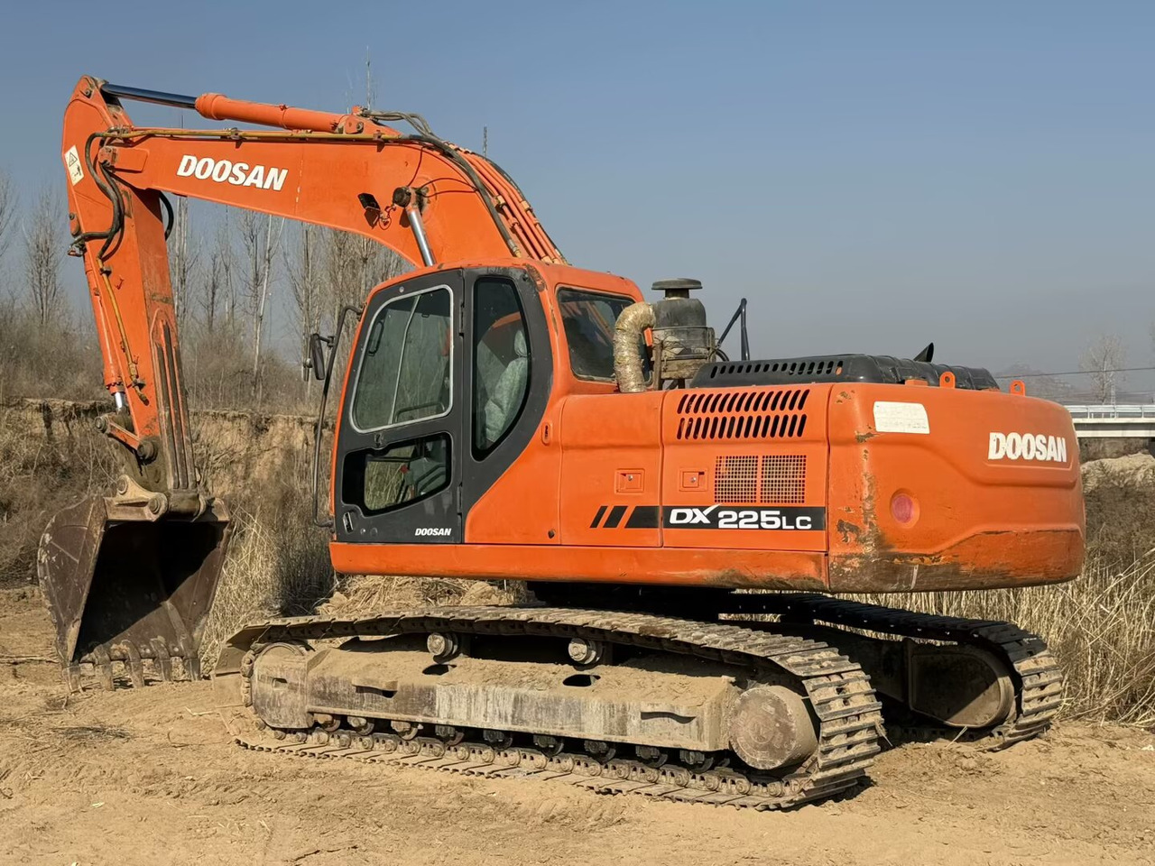 DOOSAN Doosan DX225LC Crawler excavator - Гусеничний екскаватор: фото 1 DOOSAN Doosan DX225LC Crawler excavator - Гусеничний екскаватор: фото 1