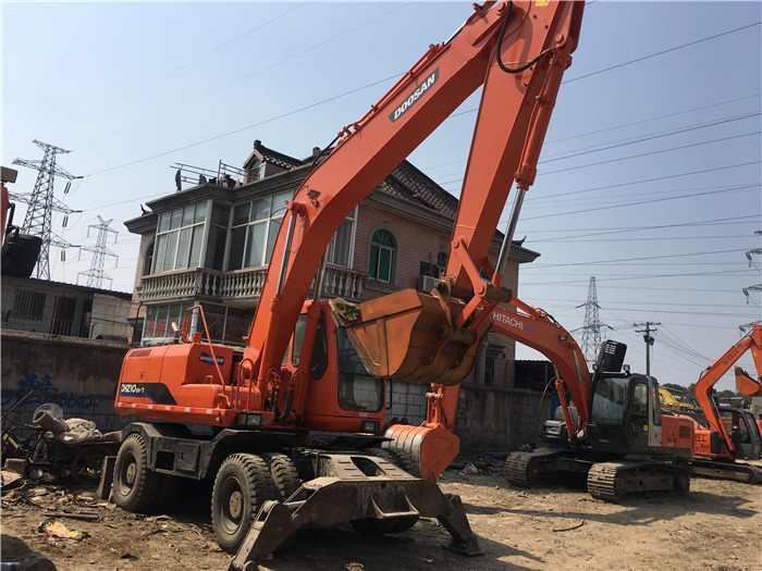 Doosan DH210w-7 wheel excavator - Колісний екскаватор: фото 3 Doosan DH210w-7 wheel excavator - Колісний екскаватор: фото 3