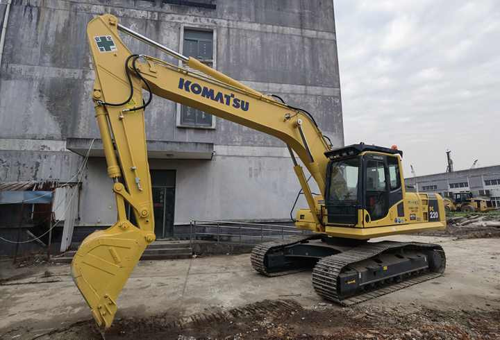 Good Condition second hand Komatsu PC220-8 Original Japan Cheap Used Excavators for sale in shanghai - Гусеничний екскаватор: фото 4 Good Condition second hand Komatsu PC220-8 Original Japan Cheap Used Excavators for sale in shanghai - Гусеничний екскаватор: фото 4
