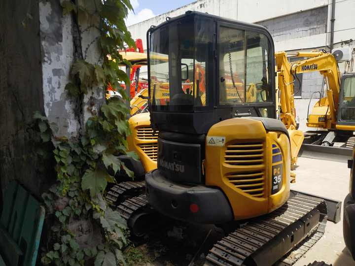 Good condition used excavator Komatsu PC35, Komatsu PC35MR-3 excavator with dozer, mini escavadora Komatsu - Гусеничний екскаватор: фото 4 Good condition used excavator Komatsu PC35, Komatsu PC35MR-3 excavator with dozer, mini escavadora Komatsu - Гусеничний екскаватор: фото 4