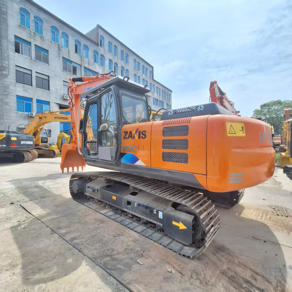Hitachi ZX200 Excavator - Гусеничний екскаватор: фото 1 Hitachi ZX200 Excavator - Гусеничний екскаватор: фото 1