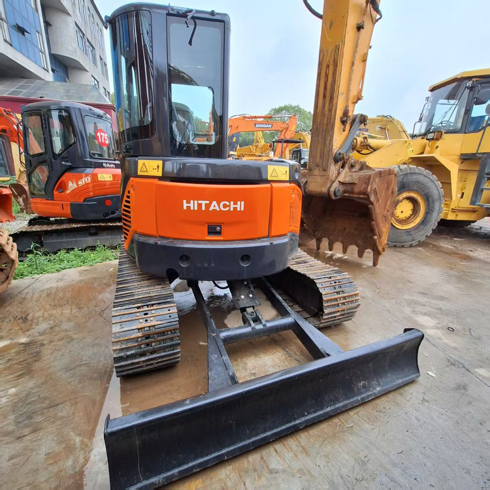 Hitachi ZX50 Excavator - Гусеничний екскаватор: фото 1 Hitachi ZX50 Excavator - Гусеничний екскаватор: фото 1