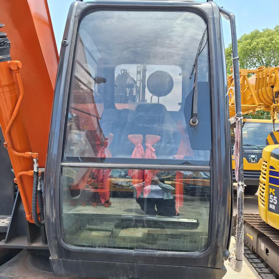 Hitachi ZX70 Excavator - Гусеничний екскаватор: фото 1 Hitachi ZX70 Excavator - Гусеничний екскаватор: фото 1