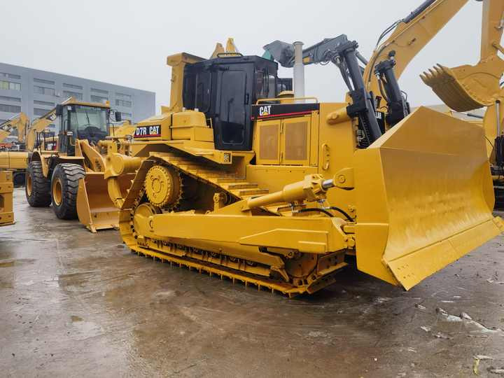 Japan Original used CAT D7R dozer used cat bulldozer with good condition and high performance in stock - Бульдозер: фото 2 Japan Original used CAT D7R dozer used cat bulldozer with good condition and high performance in stock - Бульдозер: фото 2