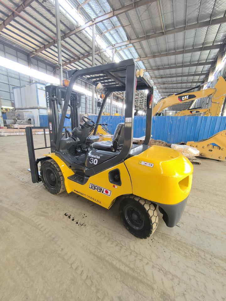 Komatsu FD30 Forklift - Дизельний навантажувач: фото 3 Komatsu FD30 Forklift - Дизельний навантажувач: фото 3
