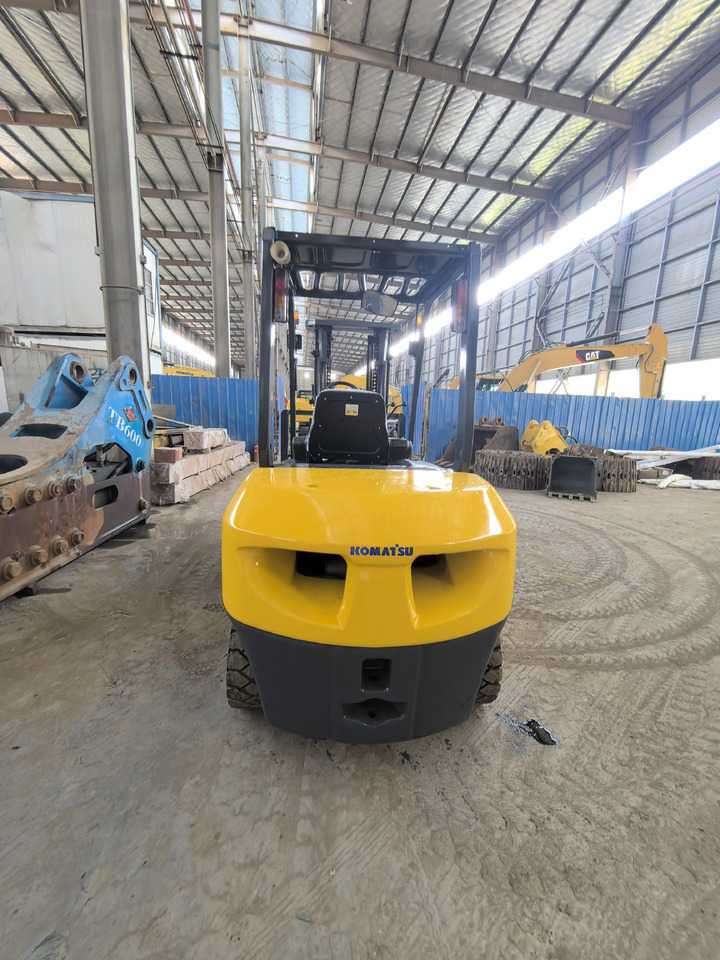 Дизельний навантажувач Komatsu FD30 Forklift: фото 6 Дизельний навантажувач Komatsu FD30 Forklift: фото 6