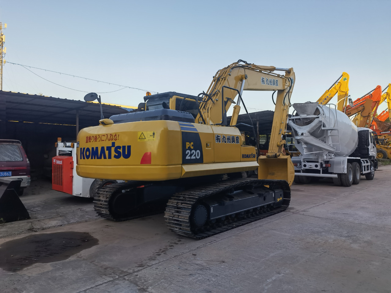 Komatsu PC 220-8 Excavator - Гусеничний екскаватор: фото 2 Komatsu PC 220-8 Excavator - Гусеничний екскаватор: фото 2