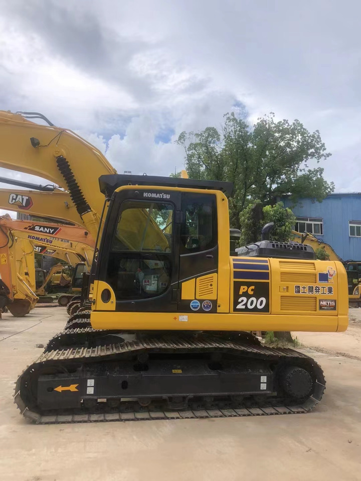 Komatsu PC200-8 Excavator - Гусеничний екскаватор: фото 1 Komatsu PC200-8 Excavator - Гусеничний екскаватор: фото 1