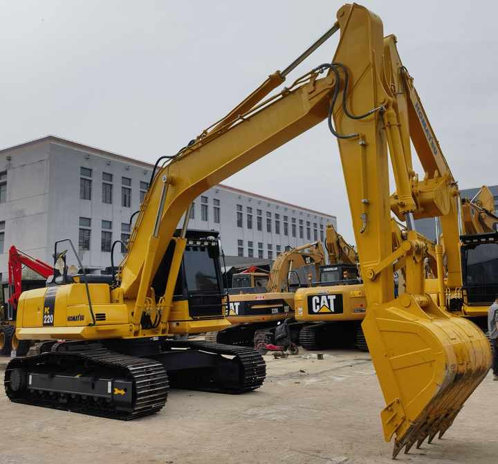 Second Hand Komatsu excavating machinery PC220-8 Komatsu used excavator PC220-8 crawler excavator in stock - Гусеничний екскаватор: фото 2 Second Hand Komatsu excavating machinery PC220-8 Komatsu used excavator PC220-8 crawler excavator in stock - Гусеничний екскаватор: фото 2