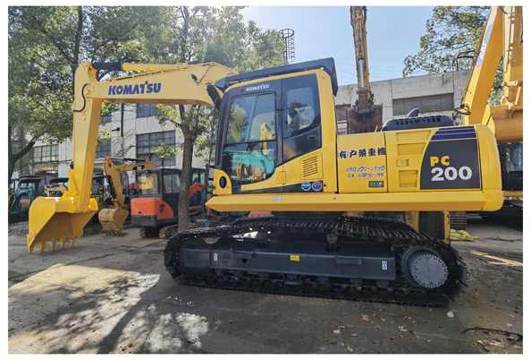 Secondhand komatsu pc220-8 excavator low price high quality Japan Komatsu Excavator PC220-8 for sale - Гусеничний екскаватор: фото 1 Secondhand komatsu pc220-8 excavator low price high quality Japan Komatsu Excavator PC220-8 for sale - Гусеничний екскаватор: фото 1