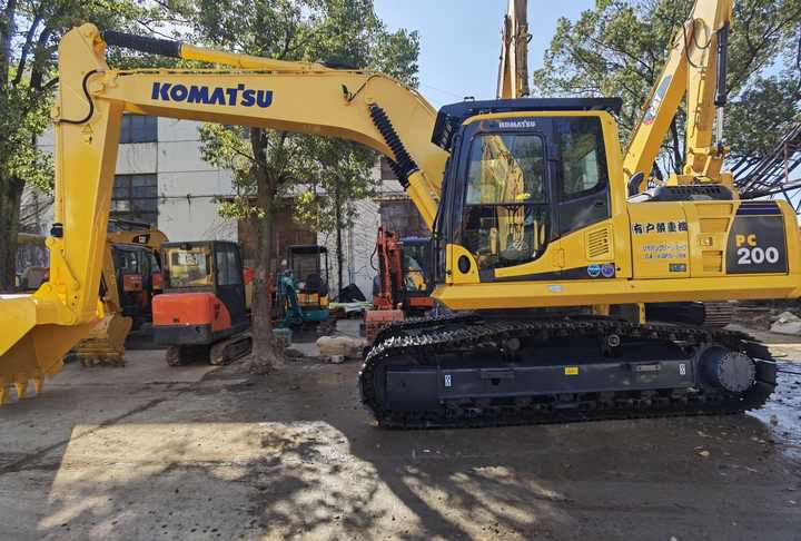 Secondhand komatsu pc220-8 excavator low price high quality Japan Komatsu Excavator PC220-8 for sale - Гусеничний екскаватор: фото 3 Secondhand komatsu pc220-8 excavator low price high quality Japan Komatsu Excavator PC220-8 for sale - Гусеничний екскаватор: фото 3