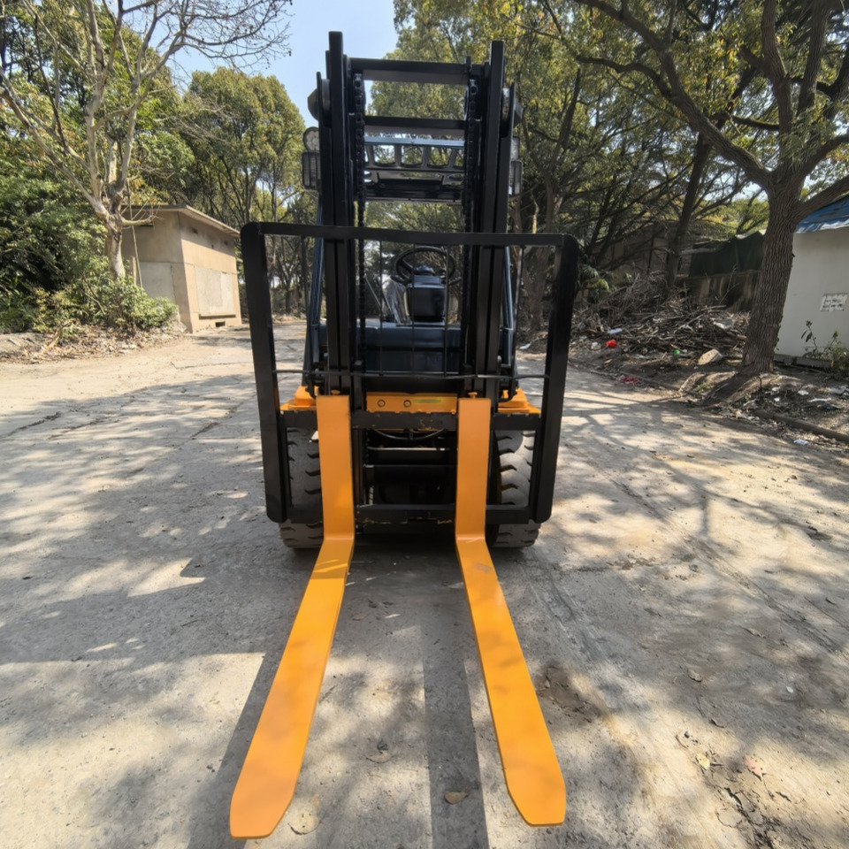 Toyota FD30 Forklift - Дизельний навантажувач: фото 2 Toyota FD30 Forklift - Дизельний навантажувач: фото 2
