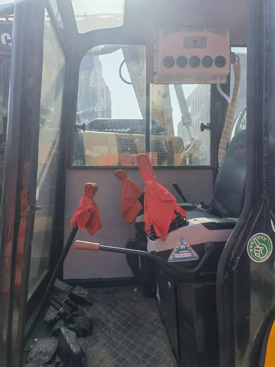 Used Japan Mini Duty Used Digger Made Multi function KOMATSU PC35 Crawler Excavator on stock - Гусеничний екскаватор: фото 5 Used Japan Mini Duty Used Digger Made Multi function KOMATSU PC35 Crawler Excavator on stock - Гусеничний екскаватор: фото 5