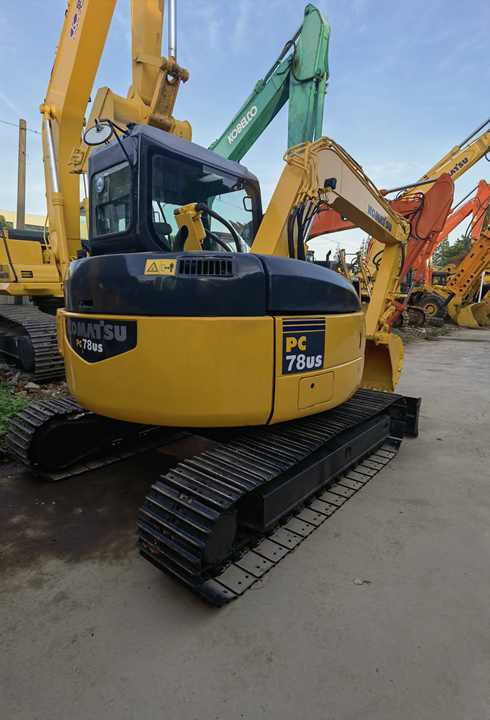Used Komatsu Pc78 Excavator pc78us in Good condition pc70 60 55 56 90 Komatsu mini excavators in stock - Екскаватор: фото 3 Used Komatsu Pc78 Excavator pc78us in Good condition pc70 60 55 56 90 Komatsu mini excavators in stock - Екскаватор: фото 3