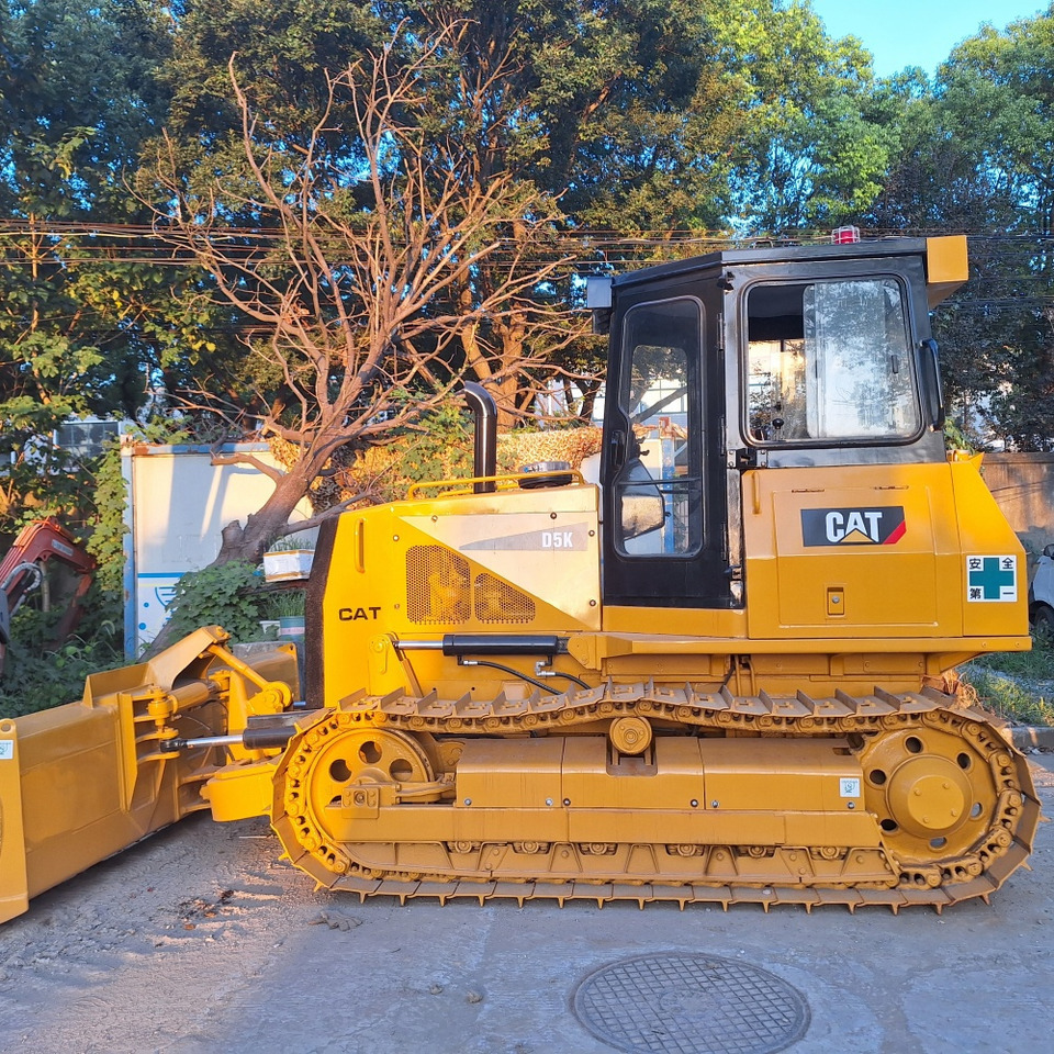 Used caterpillar cat D5k bulldozer - Бульдозер: фото 2 Used caterpillar cat D5k bulldozer - Бульдозер: фото 2