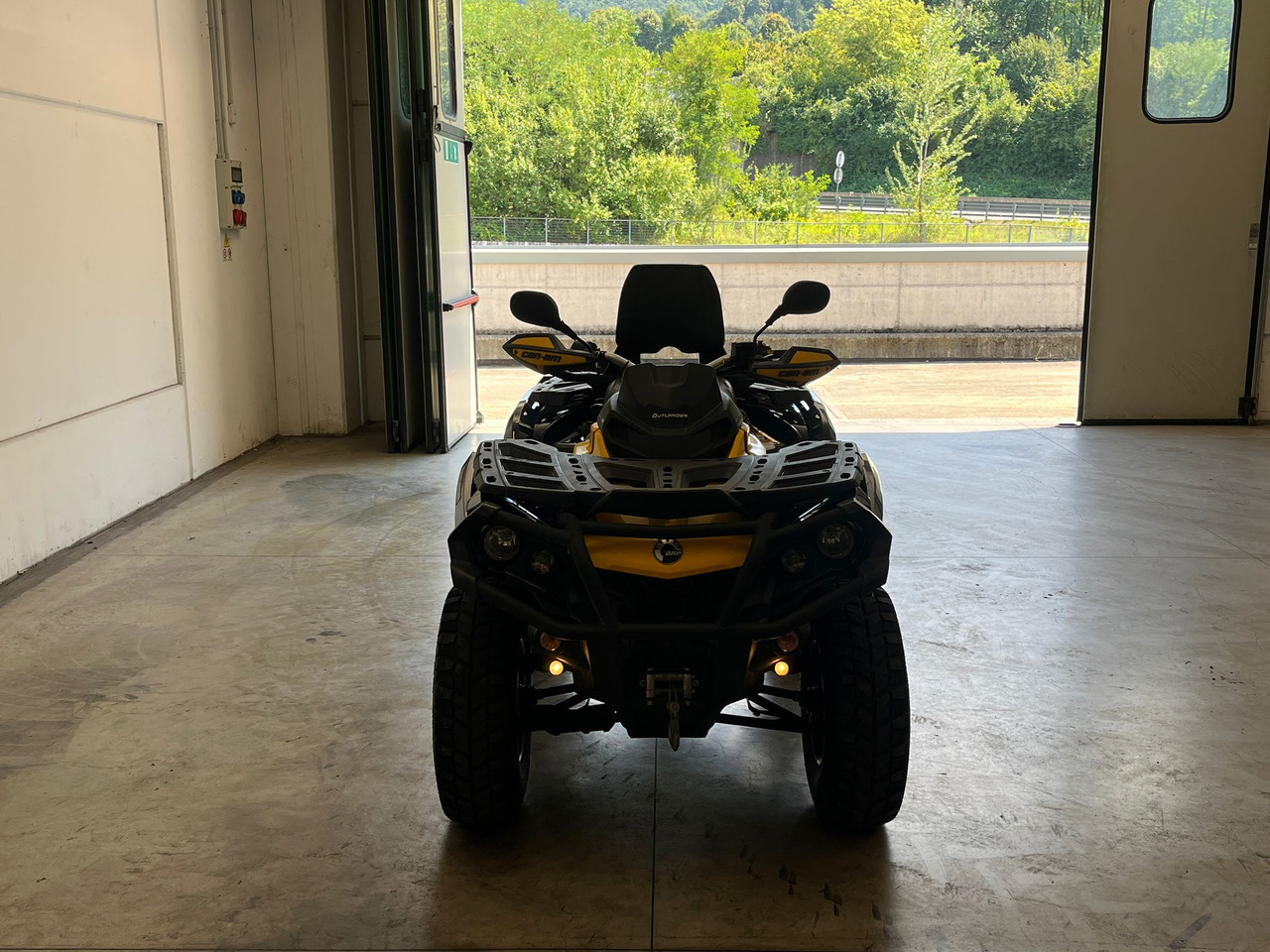 CAN-AM BRP OUTLANDER 1000 ROTAX 4X4 - Квадроцикл: фото 3 CAN-AM BRP OUTLANDER 1000 ROTAX 4X4 - Квадроцикл: фото 3
