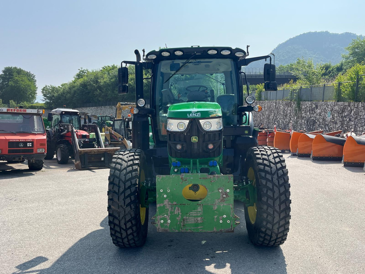 JOHN DEERE 6130R - Трактор: фото 3 JOHN DEERE 6130R - Трактор: фото 3
