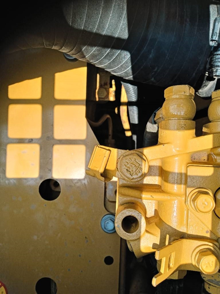 CAT 320 D - Гусеничний екскаватор: фото 2 CAT 320 D - Гусеничний екскаватор: фото 2