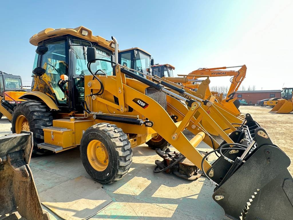 CAT 420 F - Екскаватор-навантажувач: фото 1 CAT 420 F - Екскаватор-навантажувач: фото 1