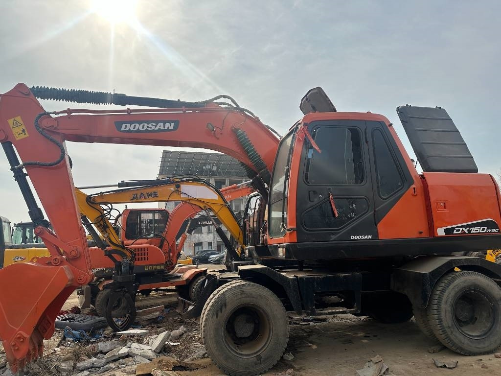 Doosan DH 150 W-7 - Колісний екскаватор: фото 5 Doosan DH 150 W-7 - Колісний екскаватор: фото 5