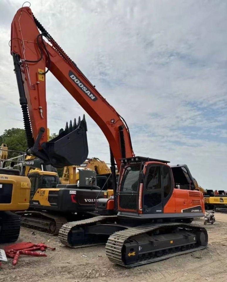 Doosan DX 225 - Гусеничний екскаватор: фото 1 Doosan DX 225 - Гусеничний екскаватор: фото 1