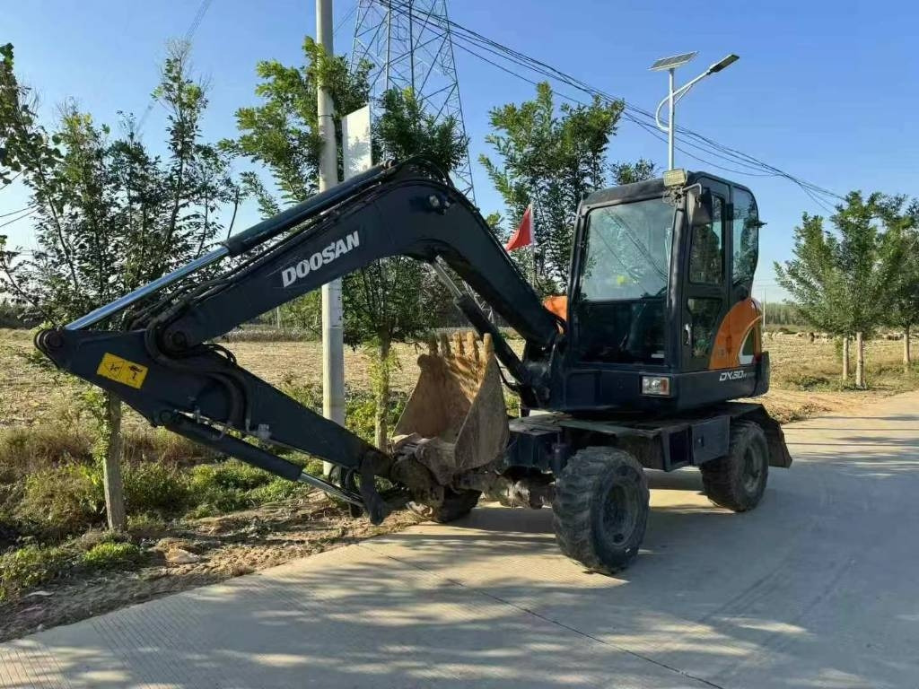 Doosan DX 60  - Міні-екскаватор: фото 1 Doosan DX 60  - Міні-екскаватор: фото 1