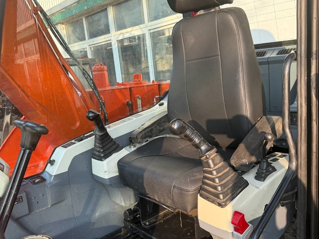 Doosan DX 75 - Гусеничний екскаватор: фото 2 Doosan DX 75 - Гусеничний екскаватор: фото 2