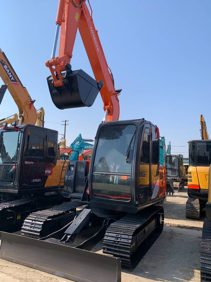 Hitachi 70 - Гусеничний екскаватор: фото 1 Hitachi 70 - Гусеничний екскаватор: фото 1