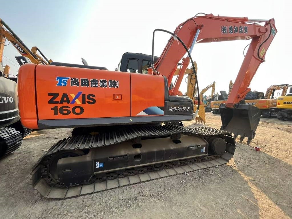 Hitachi ZX 160 LC - Гусеничний екскаватор: фото 1 Hitachi ZX 160 LC - Гусеничний екскаватор: фото 1