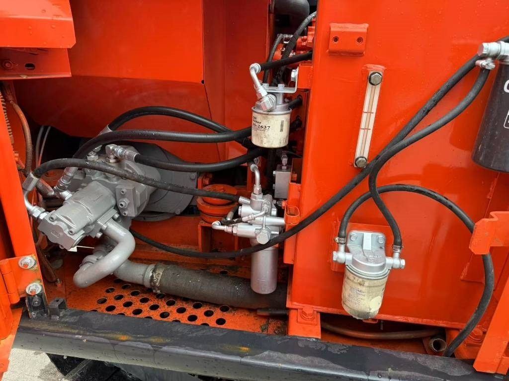 Hitachi ZX 60 - Міні-екскаватор: фото 3 Hitachi ZX 60 - Міні-екскаватор: фото 3