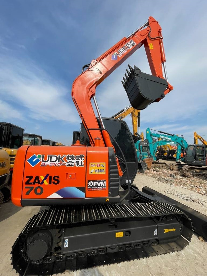 Hitachi Zaxis 70 - Гусеничний екскаватор: фото 1 Hitachi Zaxis 70 - Гусеничний екскаватор: фото 1