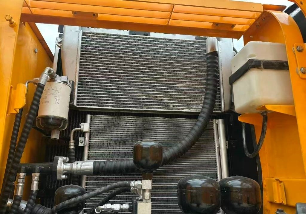 Hyundai 210W -9  - Колісний екскаватор: фото 4 Hyundai 210W -9  - Колісний екскаватор: фото 4