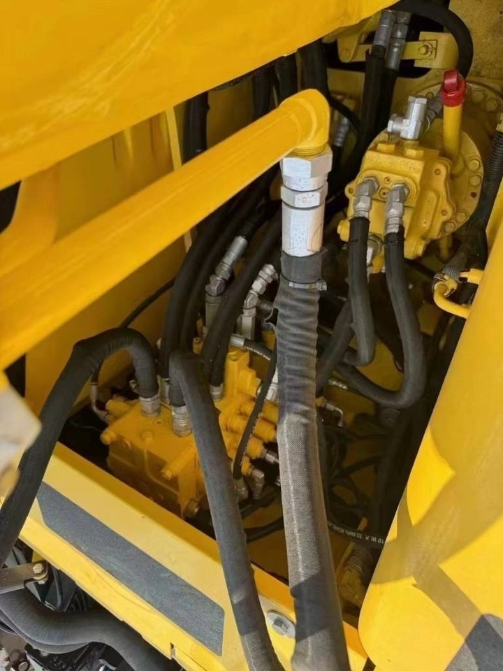 Komatsu PC 130 - Гусеничний екскаватор: фото 4 Komatsu PC 130 - Гусеничний екскаватор: фото 4