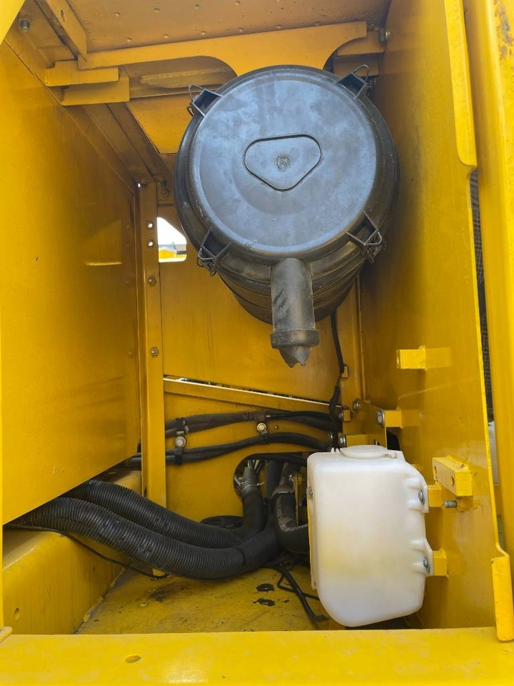 Komatsu PC 200-8 - Гусеничний екскаватор: фото 5 Komatsu PC 200-8 - Гусеничний екскаватор: фото 5