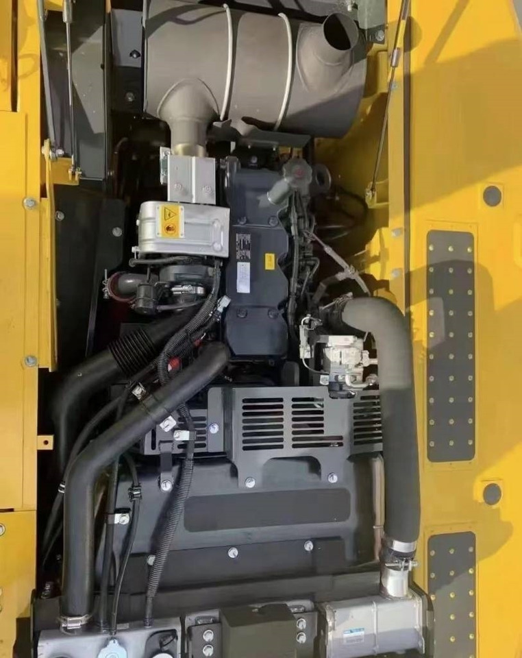 Komatsu PC 200-8 - Гусеничний екскаватор: фото 2 Komatsu PC 200-8 - Гусеничний екскаватор: фото 2