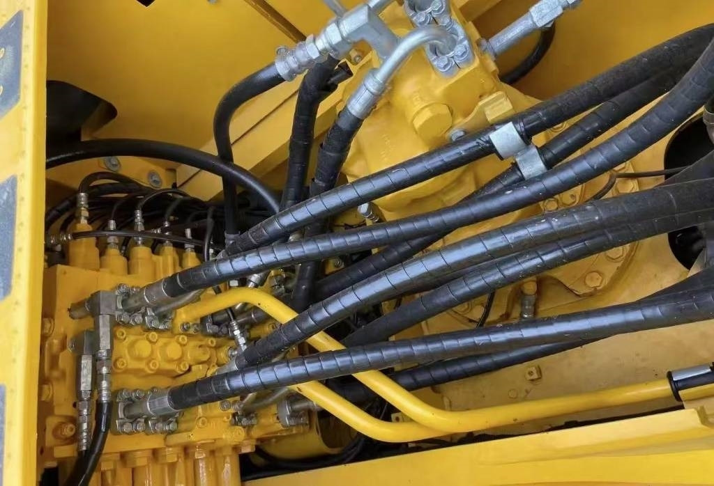 Komatsu PC 240 - Гусеничний екскаватор: фото 4 Komatsu PC 240 - Гусеничний екскаватор: фото 4