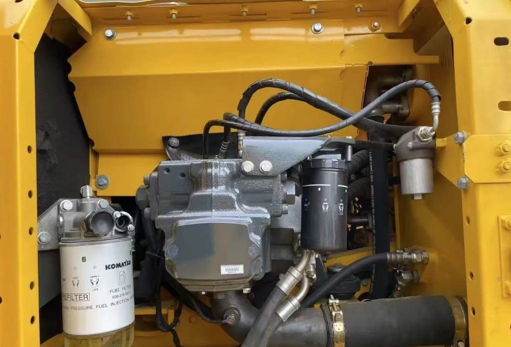 Komatsu PC 240 - Гусеничний екскаватор: фото 5 Komatsu PC 240 - Гусеничний екскаватор: фото 5